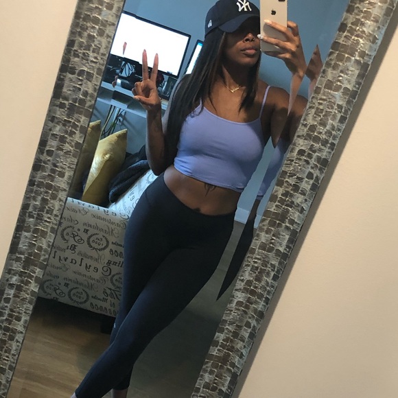 Alo yoga built in sports bra size medium - Picture 4 of 4